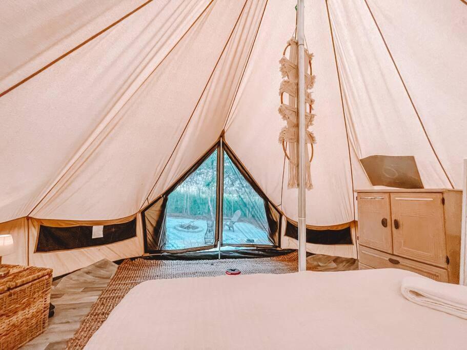 Cute Off Grid Glampsite With Wifi- 5 Min From Haleiwa Town Hotel Bagian luar foto