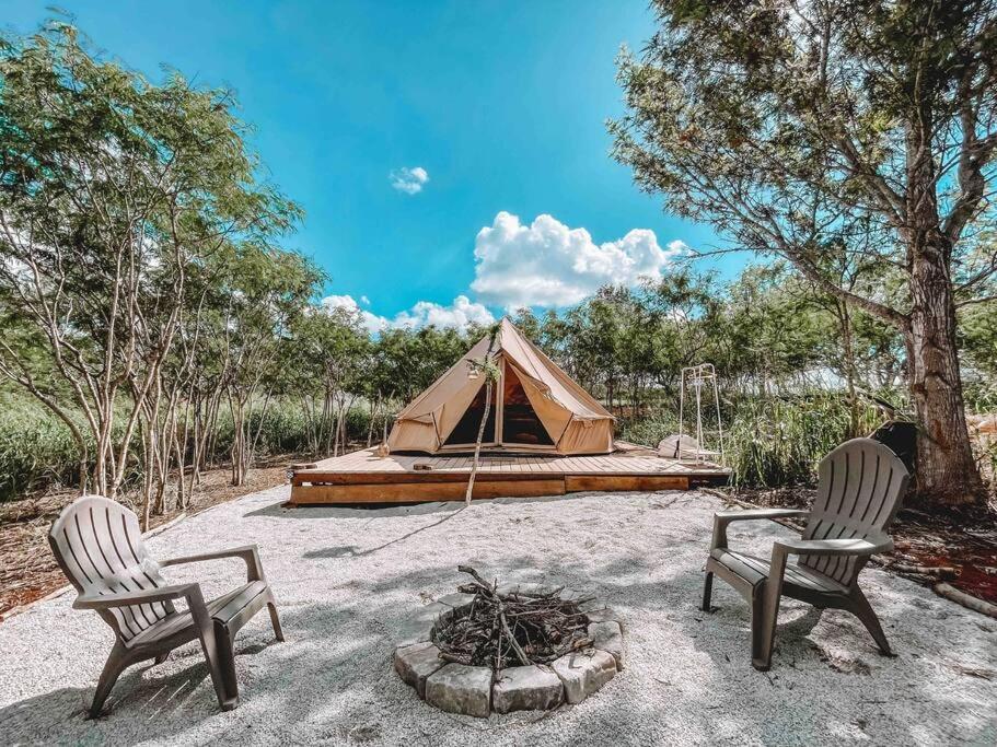 Cute Off Grid Glampsite With Wifi- 5 Min From Haleiwa Town Hotel Bagian luar foto